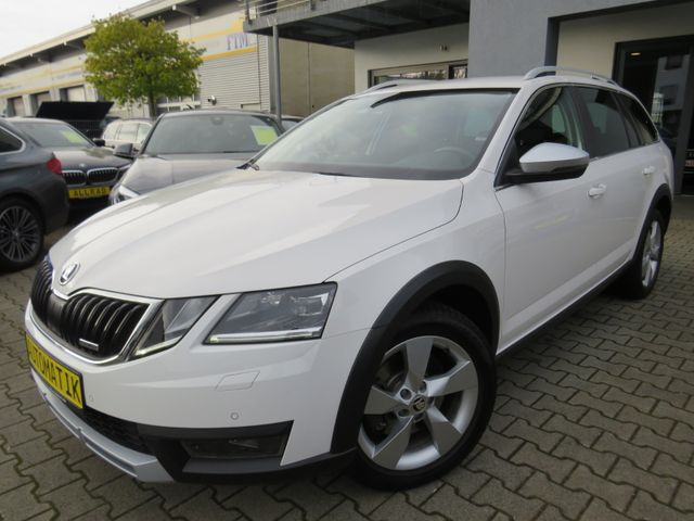 Skoda Octavia Combi Scout 2.0TSI DSG 4x4 *AHK*KAMERA