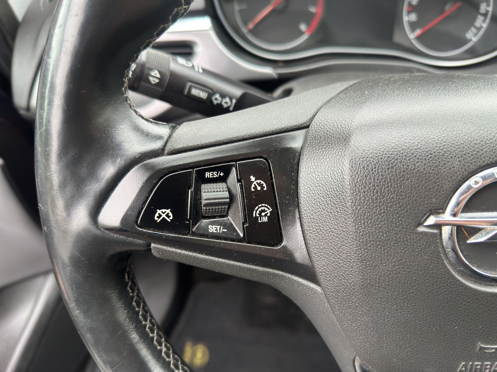 Fahrzeugabbildung Opel Corsa E Innovation ecoFlex TEMPOMAT SHZ LHZ