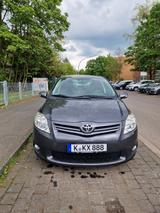 Toyota Auris 2,0-l-D-4D Executive Executive - Toyota Auris Gebrauchtwagen in Köln