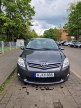 Toyota Auris 2,0-l-D-4D Executive Executive - Toyota Auris in Köln