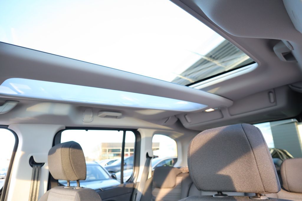 Fahrzeugabbildung Opel Combo Life 1.2 Turbo Aut. Ultimate+Navi+Panorama