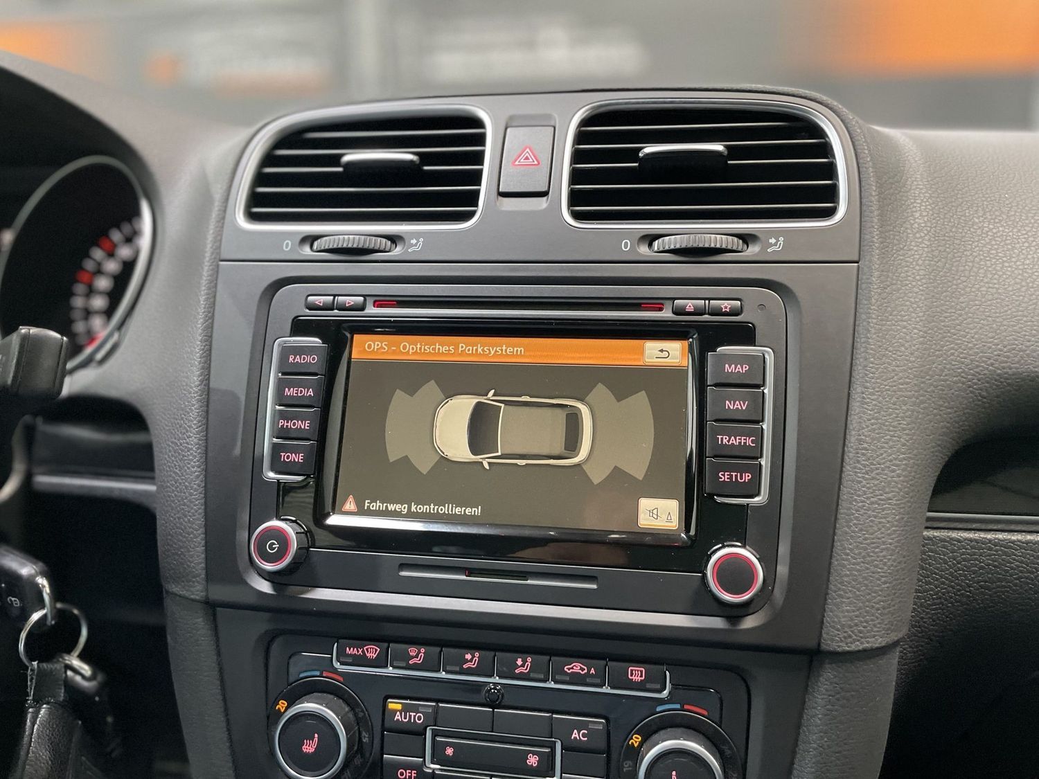 Fahrzeugabbildung Volkswagen Golf Cabriolet Sport #Leder#Bi-Xenon#PDC