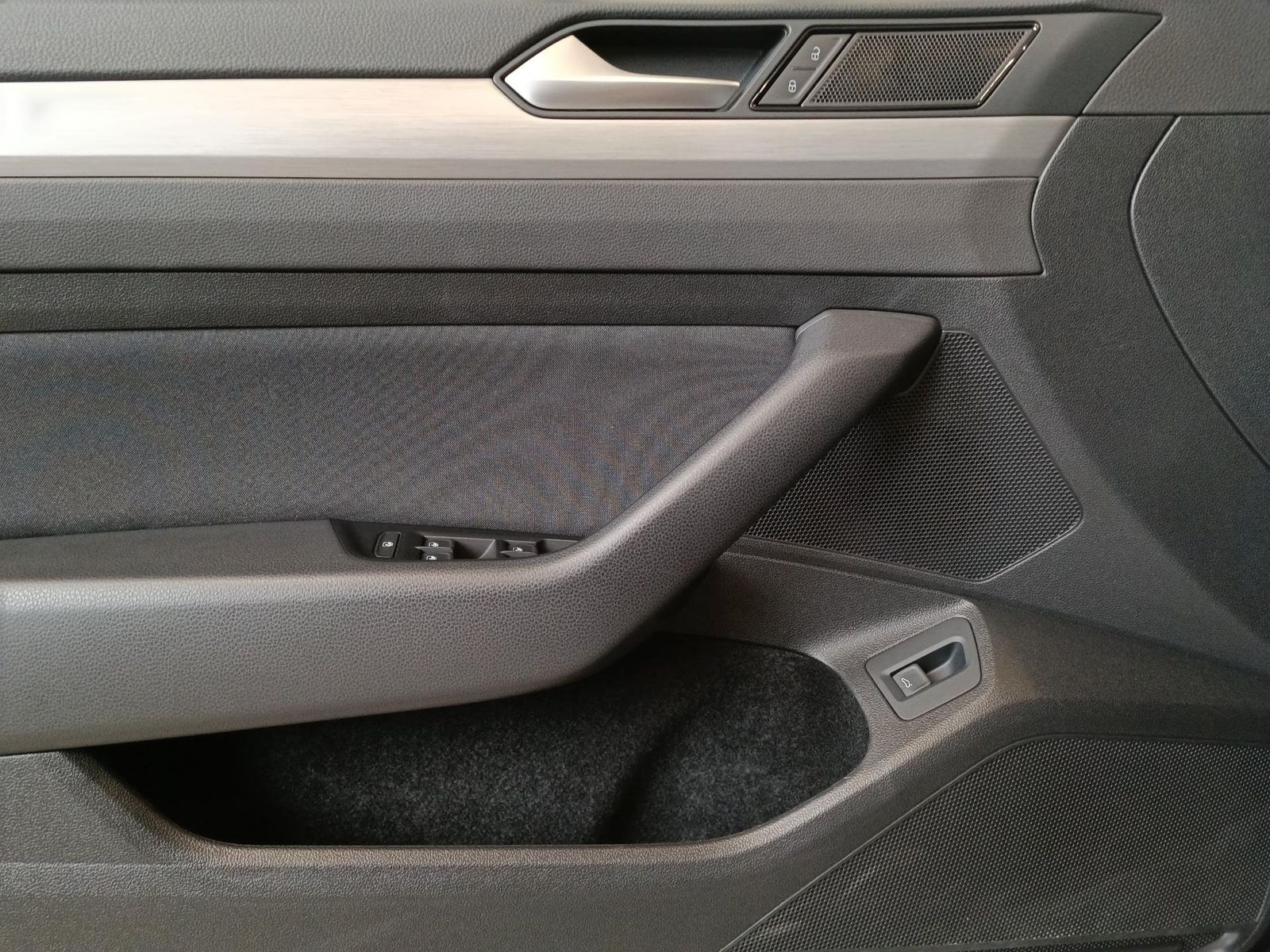 Volkswagen Passat Variant - Bild 17