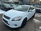 Kia cee'd / Ceed*Klima*6Gang*PDC*Euro5* - Kia aus 2011: Cee D