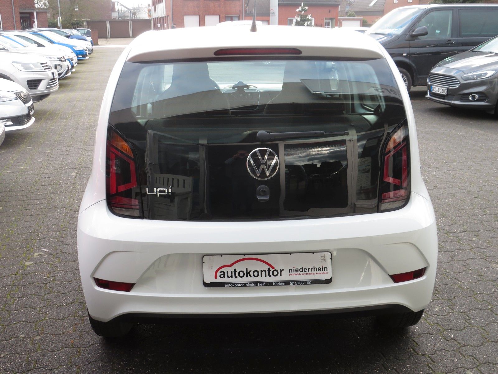 Fahrzeugabbildung Volkswagen up! GJ-REIFEN MAPS&MORE KLIMA NOTBREMS u. SPURHA