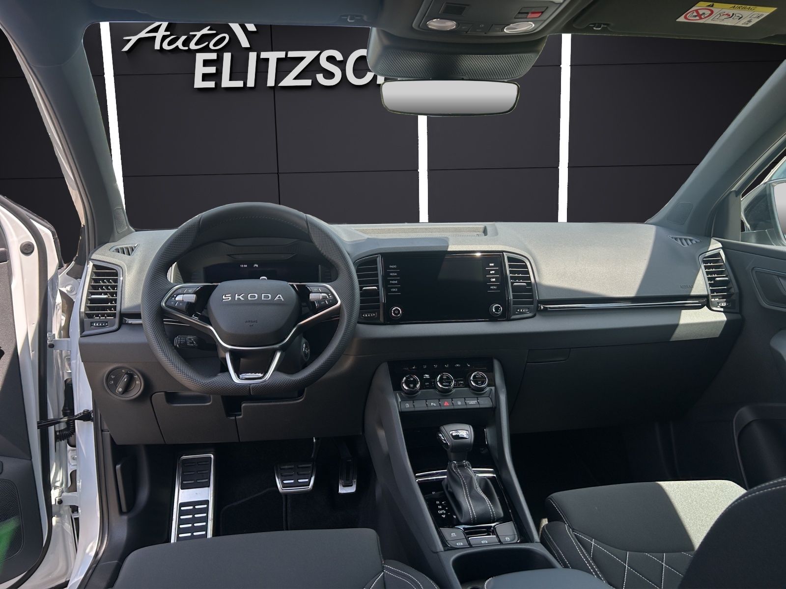 Fahrzeugabbildung SKODA Karoq 2.0 TDI Sportline MATRIX AHK