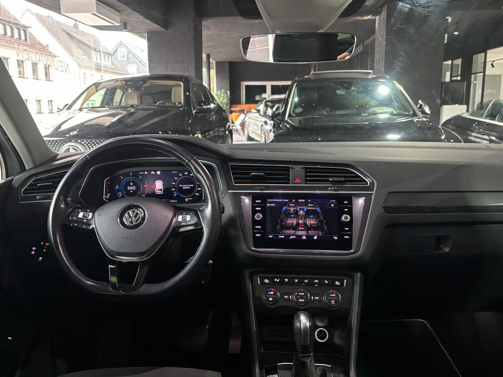 Fahrzeugabbildung Volkswagen Tiguan Highline *CarPlay*Kamera*LED*SHZ*Navi