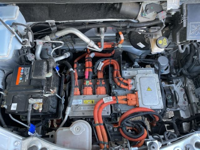 Fahrzeugabbildung Dacia Spring Electric 45 Essential Navigation, Tempoma