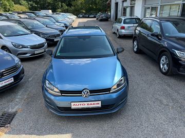 Volkswagen Golf - 6