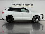 Volkswagen Touareg 3.0 R-Line 4M*Pano*IQ-Light*Massage*20´´ - Volkswagen Touareg in Solingen