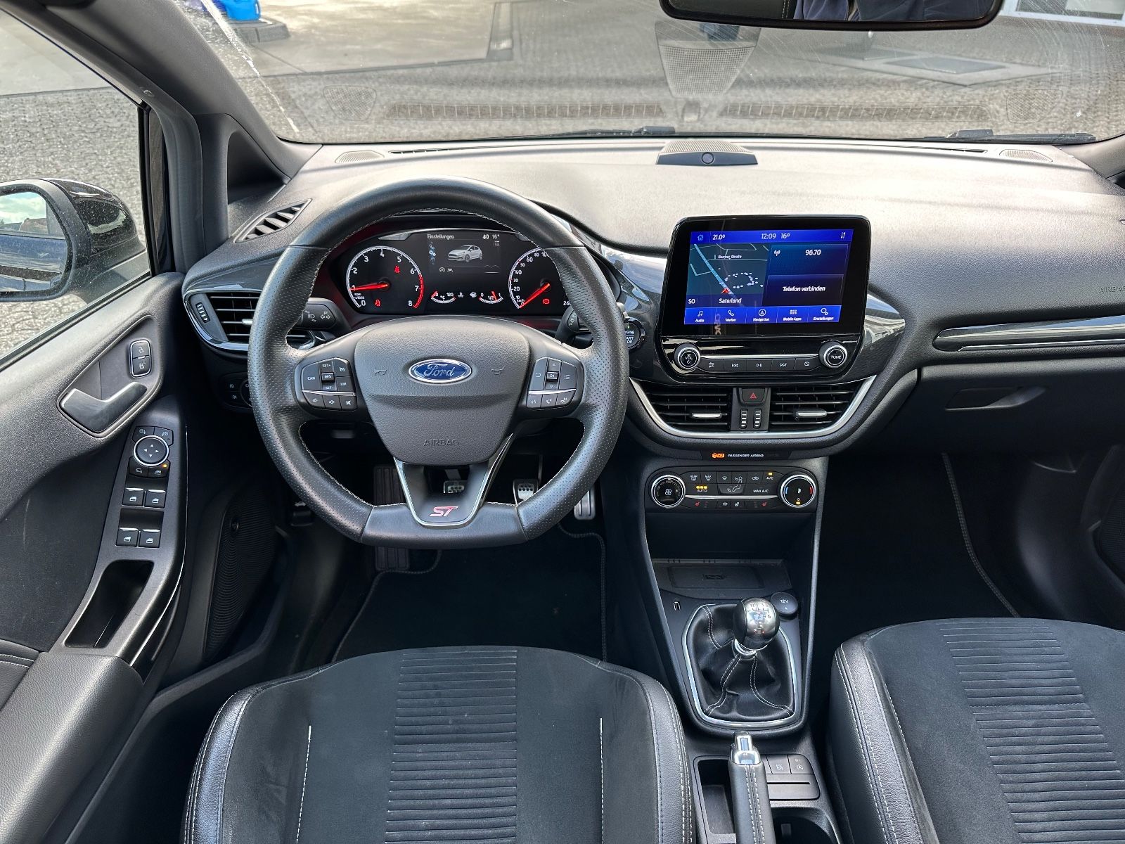 Fahrzeugabbildung Ford Fiesta 1.5 EB ST Leder-Exclusiv/Pano/LED