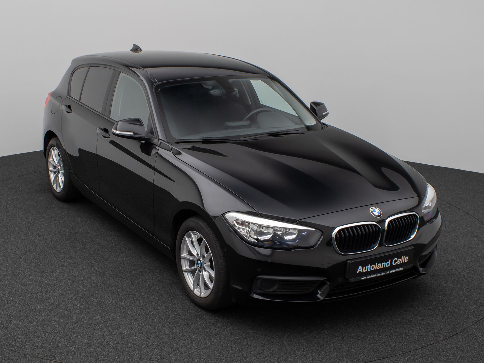 Fahrzeugabbildung BMW 118i Parkassist Sitzheizg USB Regensensor 8fach