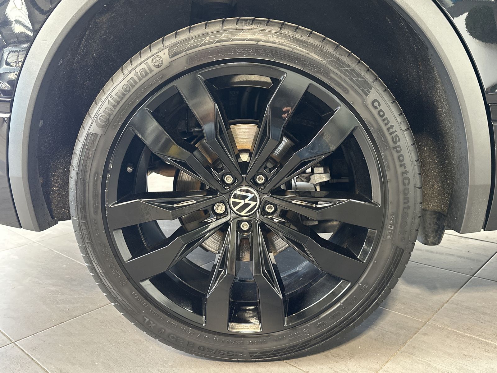 Fahrzeugabbildung Volkswagen Tiguan 1.4 TSI eHybrid R-Line NAV+MATRIX+AHK+ACC