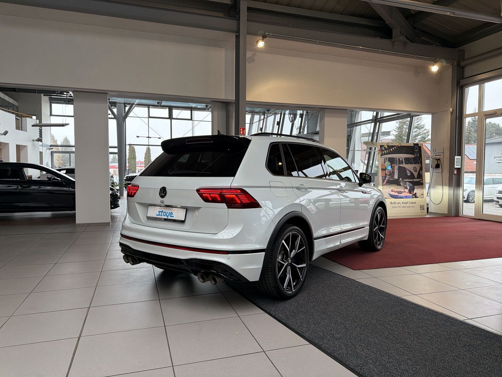 Tiguan R 4M Navi PANO Harman Akrapovic R