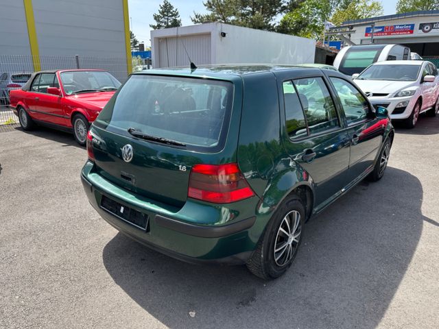 Volkswagen Golf 1.6 Comfortline Klimaautomatik SHZ