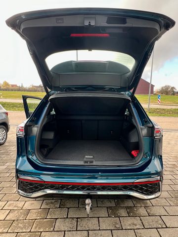 Tiguan 2.0 TDI 4Motion R-Line LEDER STHZ AHK