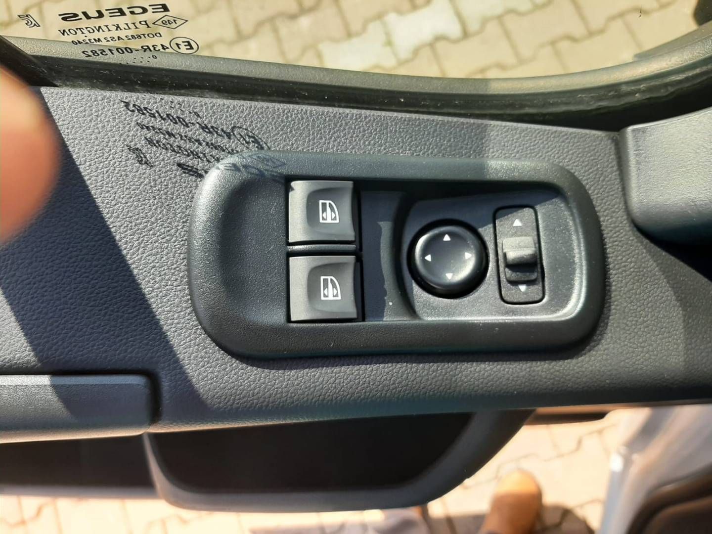 Fahrzeugabbildung Renault MASTER Kastenwagen FWD Kasten L2H2 3,5t dCi 135