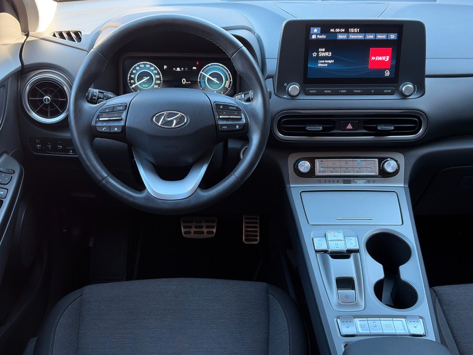 Fahrzeugabbildung Hyundai KONA E Select CarPlay Kamera PDC ACC SHZ LHZ LKA