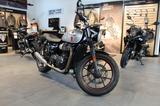 Triumph Street Twin mit C-Bow Halter - TRIUMPH STREET TWIN