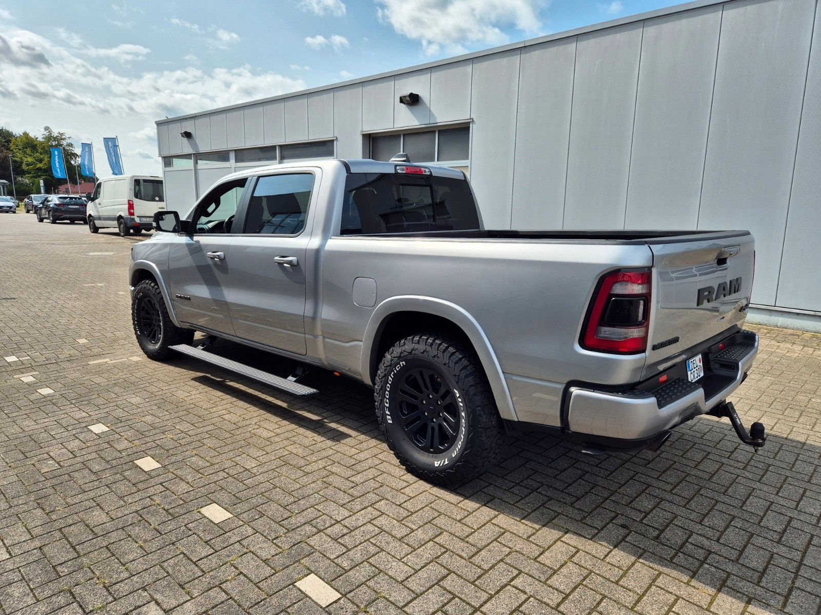 Fahrzeugabbildung Dodge RAM 1500 Laramie Night CrewCab, Long, Pano, LPG