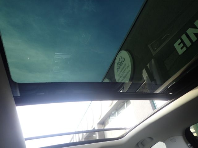 Fahrzeugabbildung DFSK Forthing 4 U Tour Noble 1,5T 7Sitzer Shz Pano LE