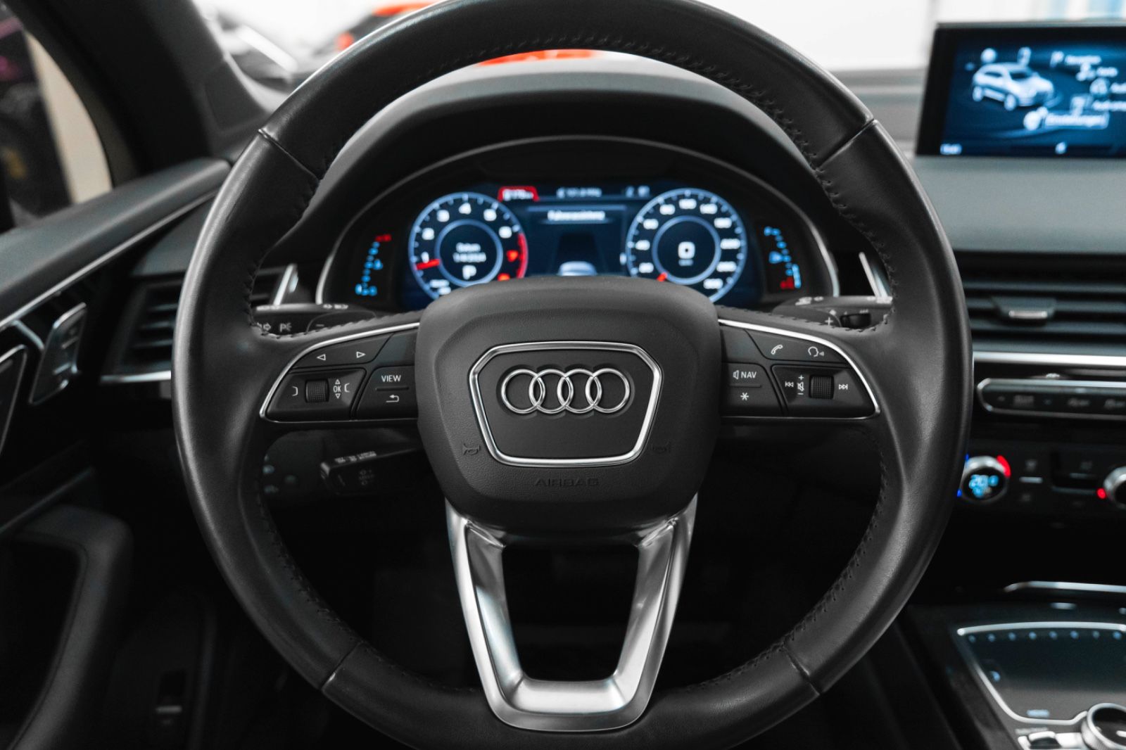 Fahrzeugabbildung Audi Q7 3.0 TFSI Quattro LED PANO NAV 7 SITZER BOSE