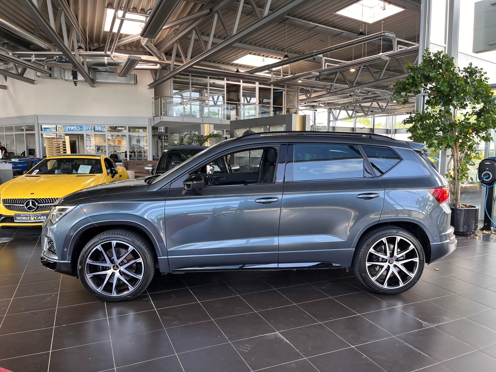Fahrzeugabbildung CUPRA Ateca 4Drive PANO LED NAVI LEDER 360°