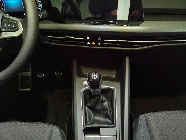 Golf 8 1.5 TSI Active NAVI KAMERA AHK 6-Gang