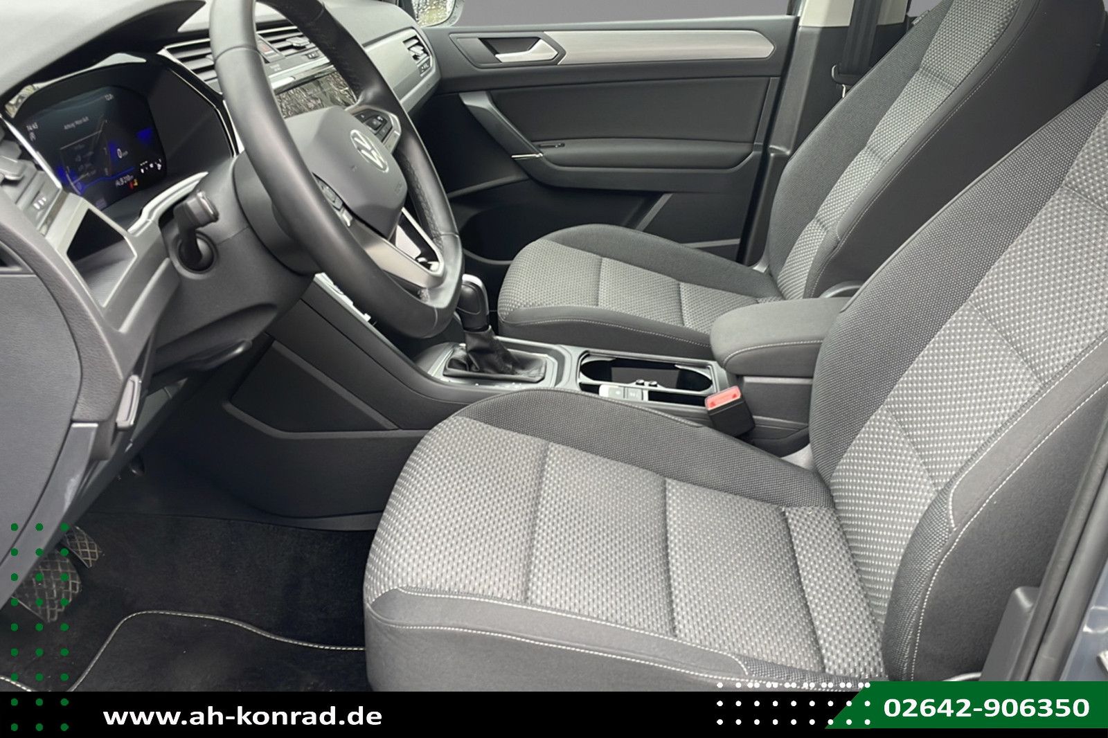Fahrzeugabbildung Volkswagen Touran Comfortline 1.5 TSI DSG Move*7SITZER*AHK*
