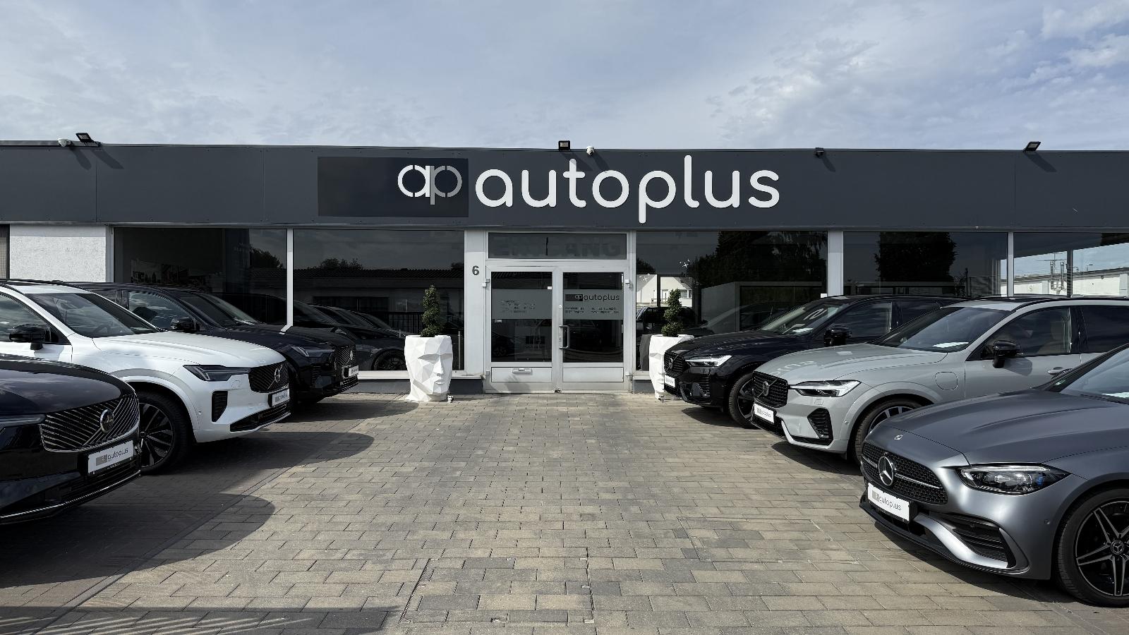 showroom-image-bottom
