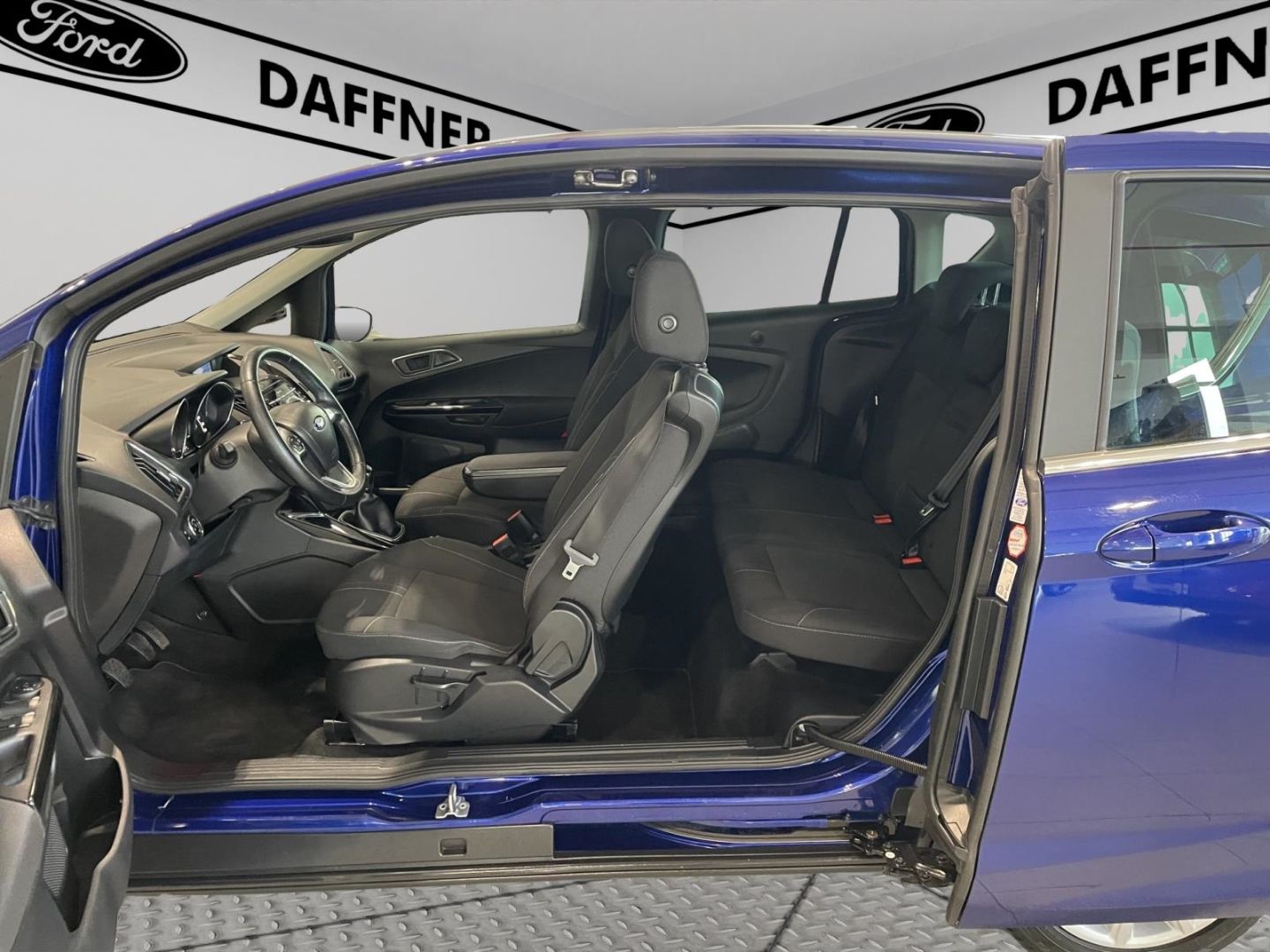Fahrzeugabbildung Ford B-Max Titanium Bluetooth Sony CD Klima Allwetter
