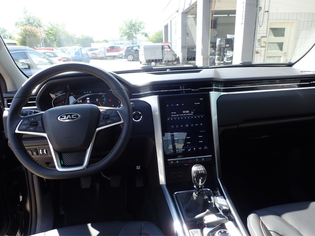 Fahrzeugabbildung JAC 8 Pro 2.4 4x4 3T Anhängelast Carplay/AndroidAuto