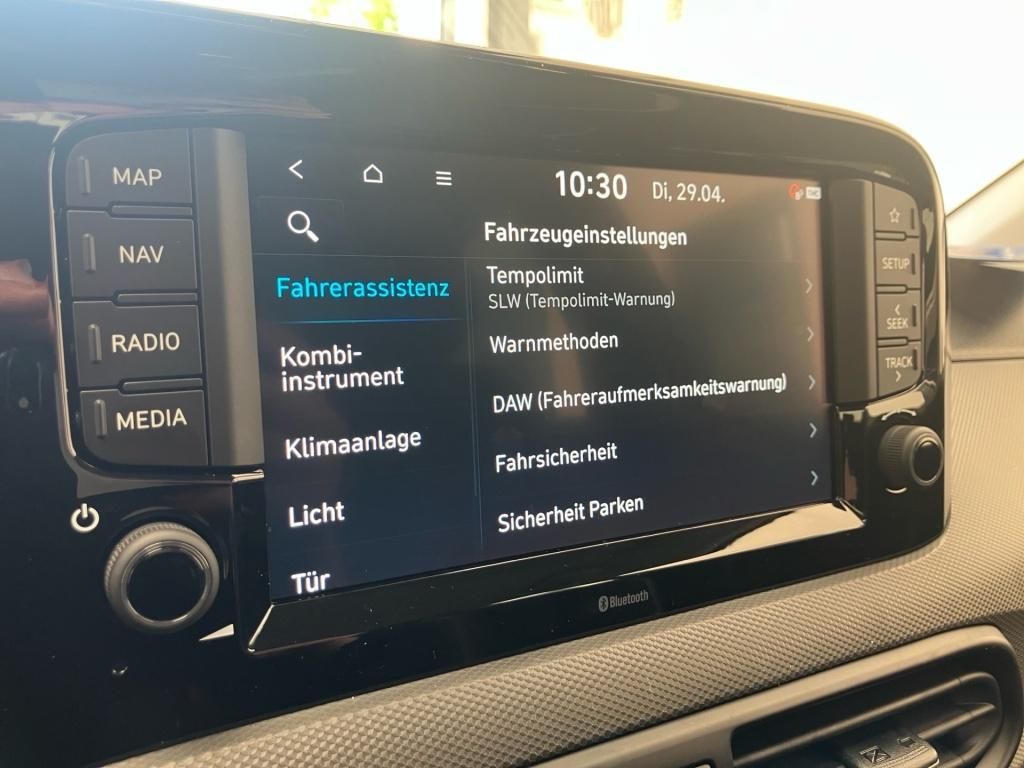 Fahrzeugabbildung Hyundai i10 Navi SHZ KAM PDC SpurH