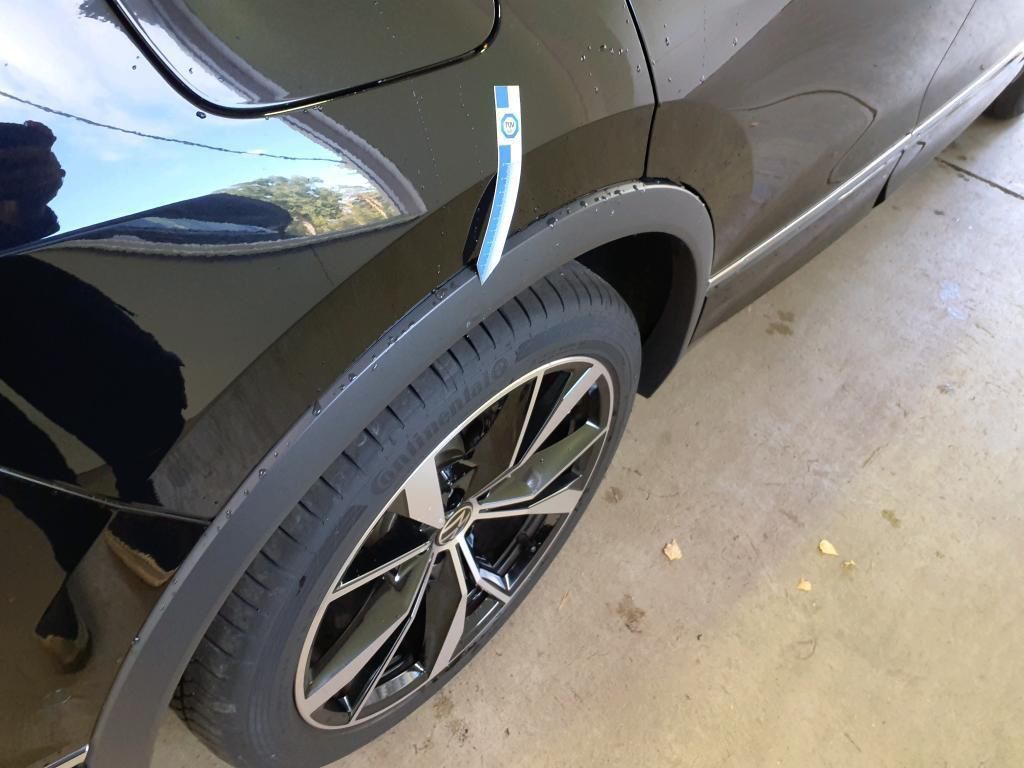 Volkswagen Tiguan R-Line 1.5 TSI 110kW 7-Gang DSG 4 Türen