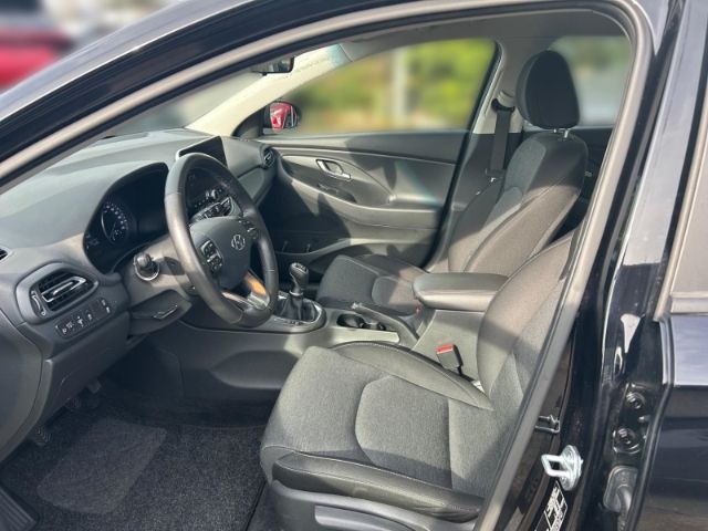 Fahrzeugabbildung Hyundai i30 Trend Mild-Hybrid 1.5 T-GDI EU6d Navi Apple