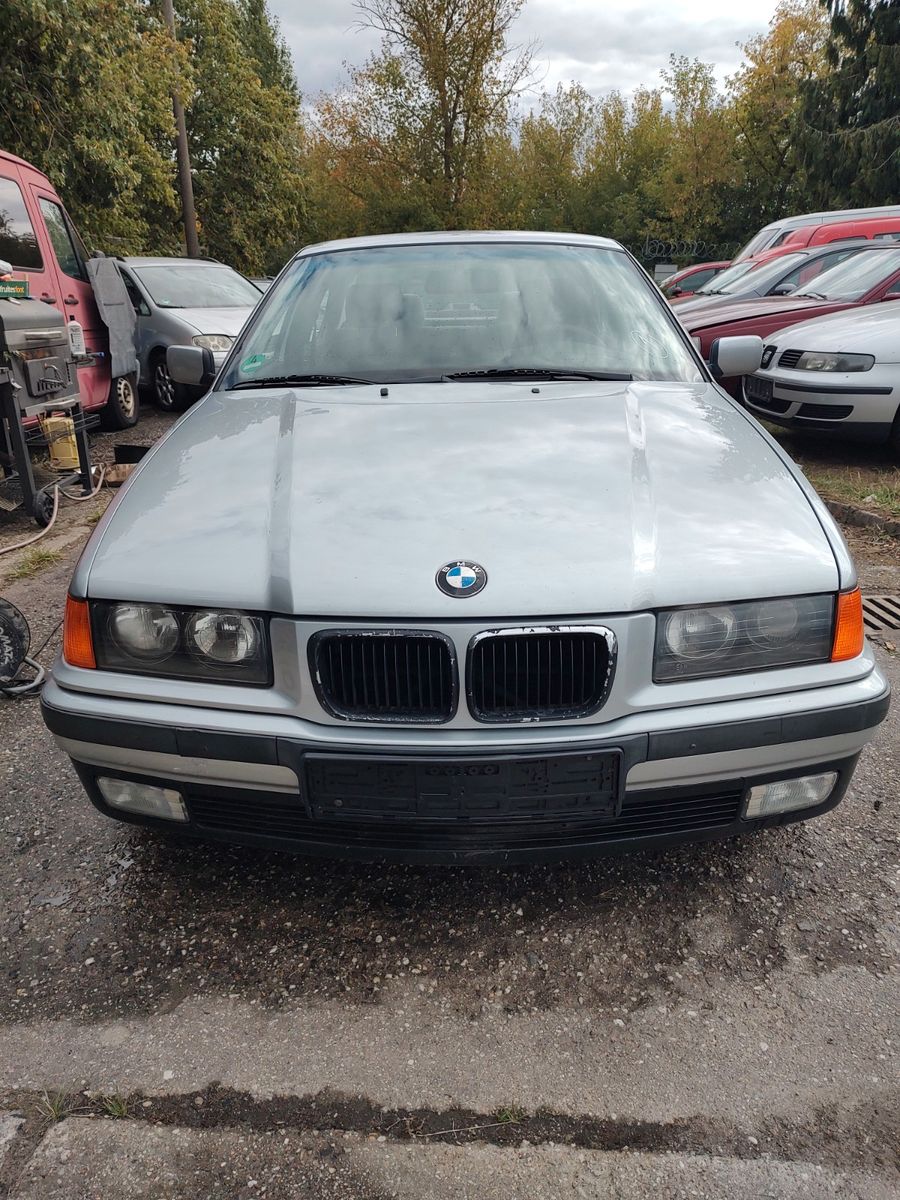 BMW BMW 318i