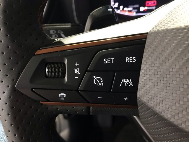 Leon 1.5 eTSI DSG*KAMERA*NAVI*SHZ*LRH*