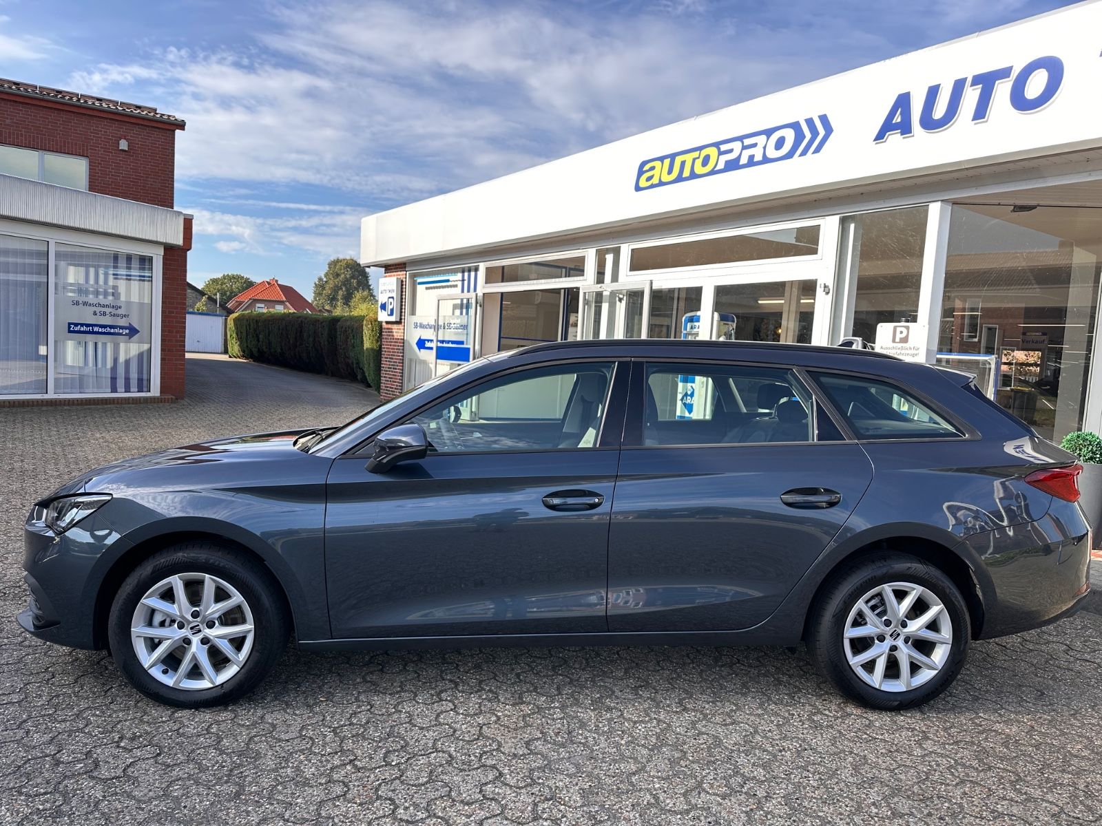 Fahrzeugabbildung SEAT Leon ST 2.0 TDI Style DSG AHK/ACC/APP/SHZ/RFK
