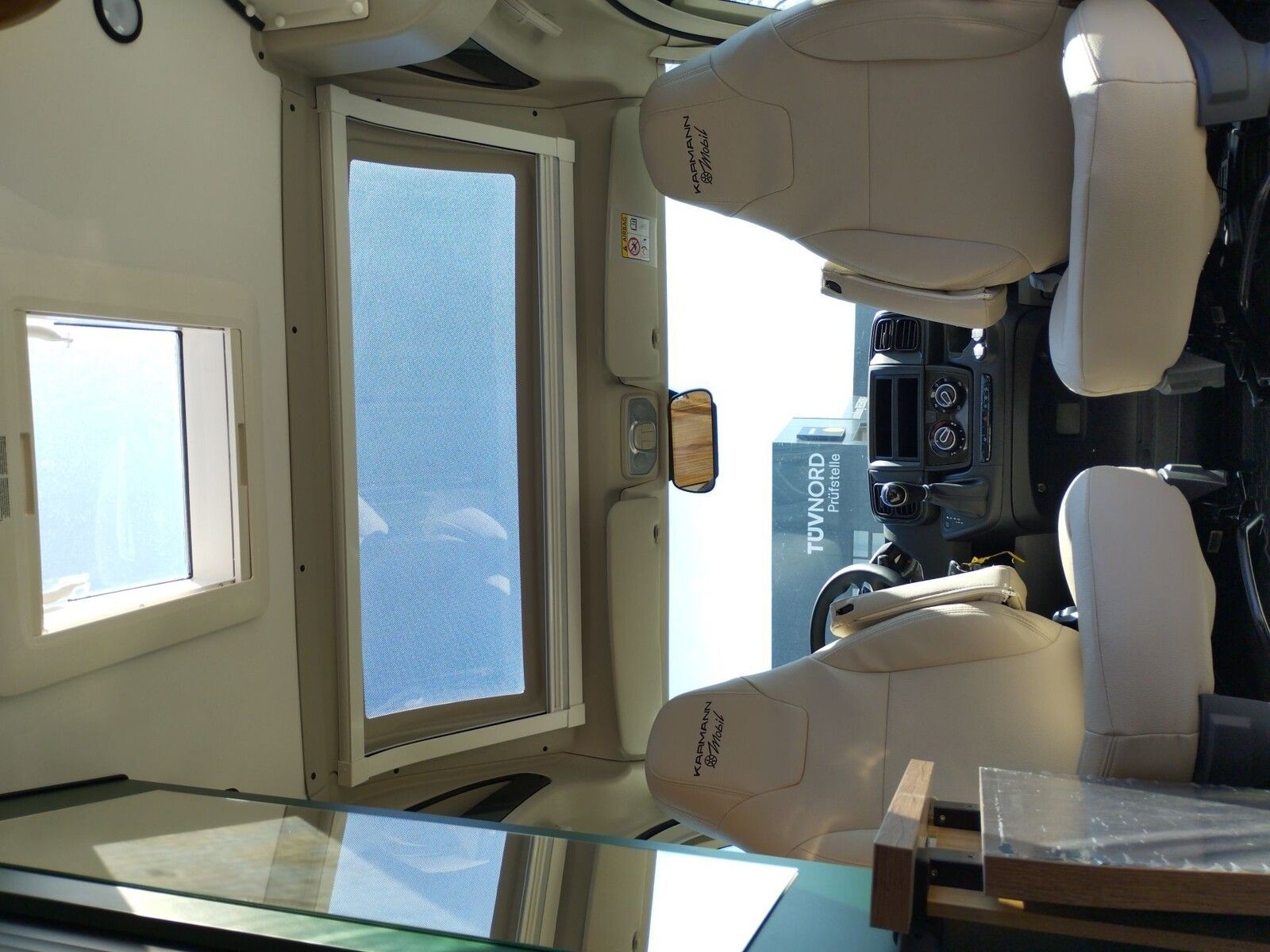 Fahrzeugabbildung Karmann Dexter DE 600 Markise, Captain-Chair-Sitze