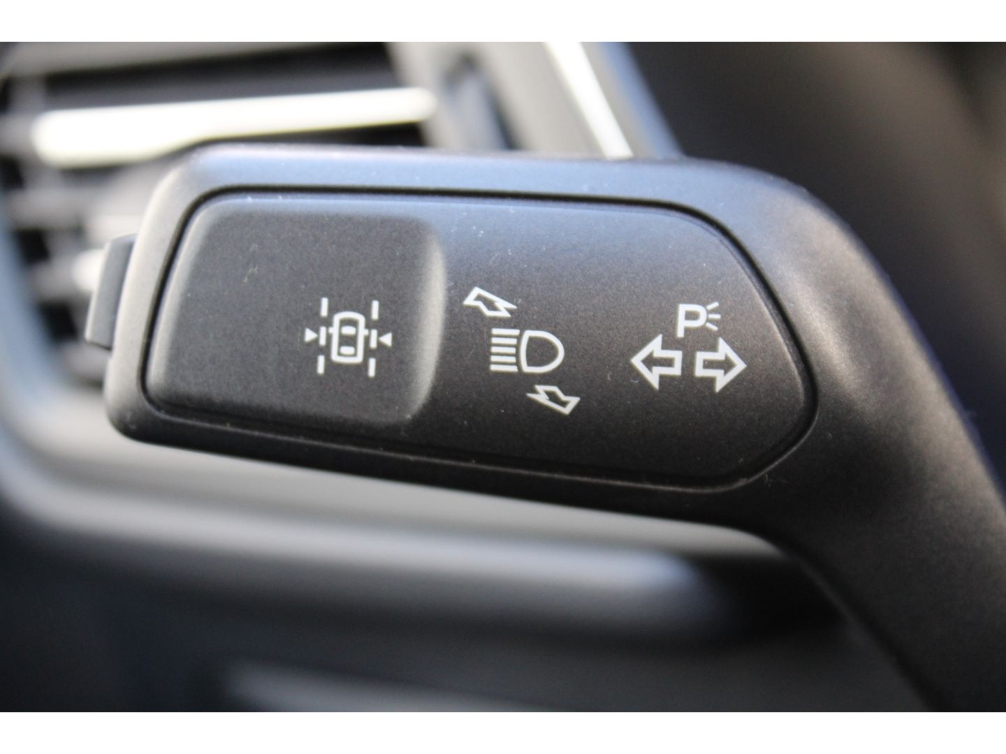Fahrzeugabbildung Ford Kuga Titanium 2.0 EcoBlue 4x4 LED HeadUp Navi RF