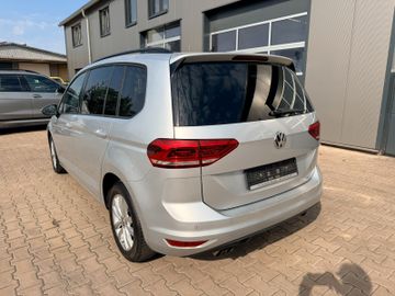 Volkswagen Touran - 5
