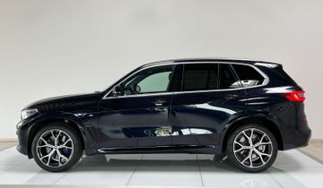 Fahrzeugabbildung BMW X5 xD30d M Sport Laser HUD Kamera Panorama H/K