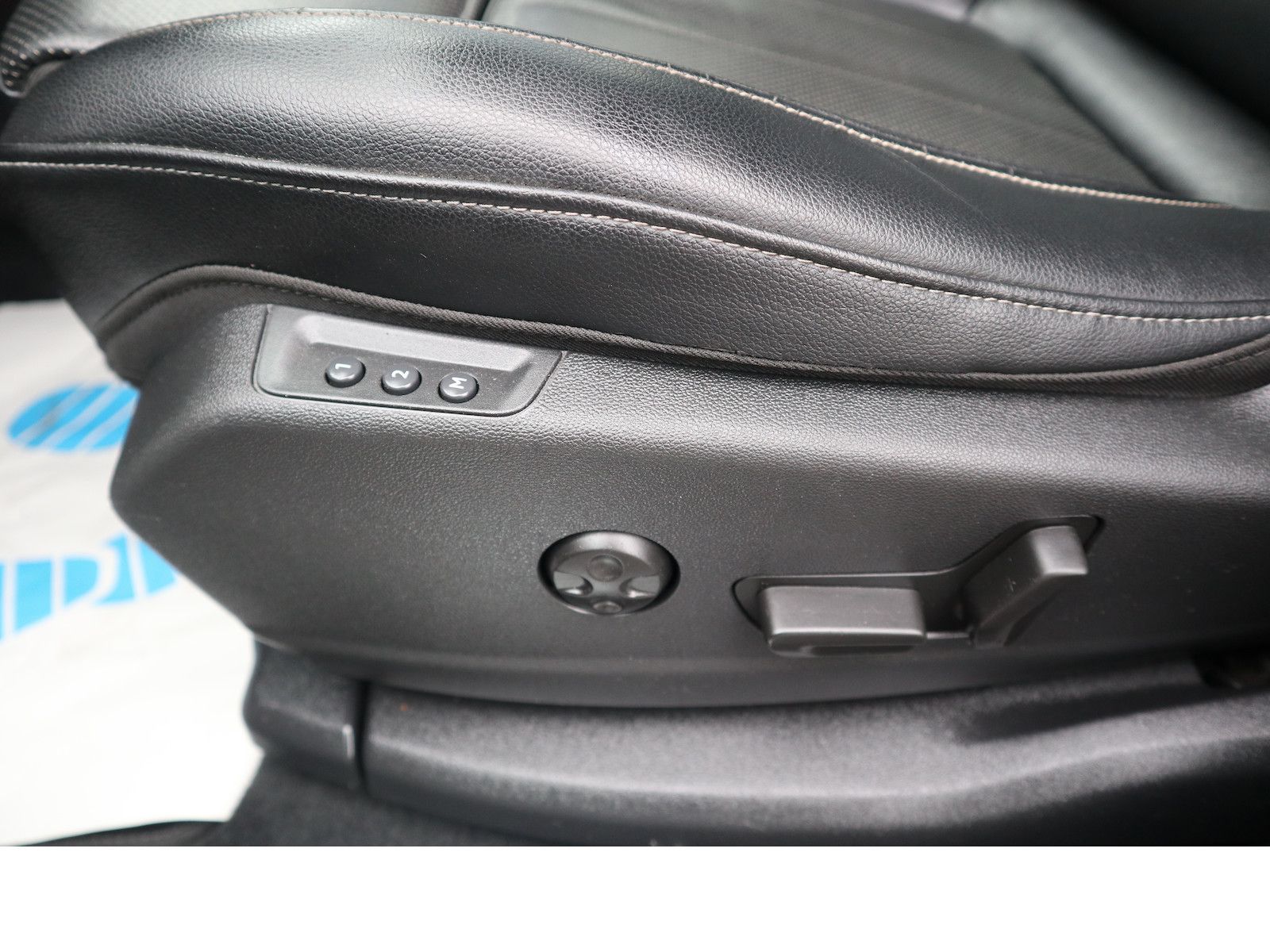 Fahrzeugabbildung Opel Grandland X Belüftete Sitze Navi Scheckheftgepf