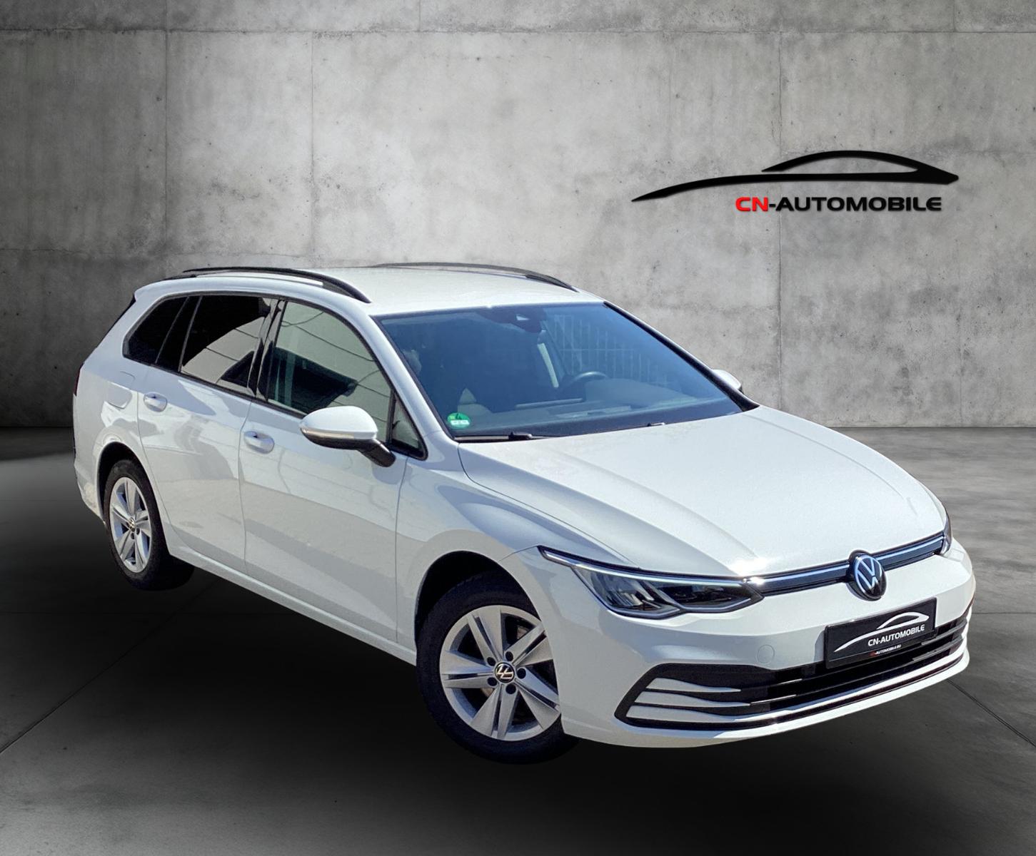 Volkswagen Golf VIII Variant 1,5 TSI Life LED PDC SHZ