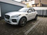 Jaguar E-Pace P250 R-DYNAMIC S AWD Auto R-DYNAMIC S - silberne Jaguar E-Pace