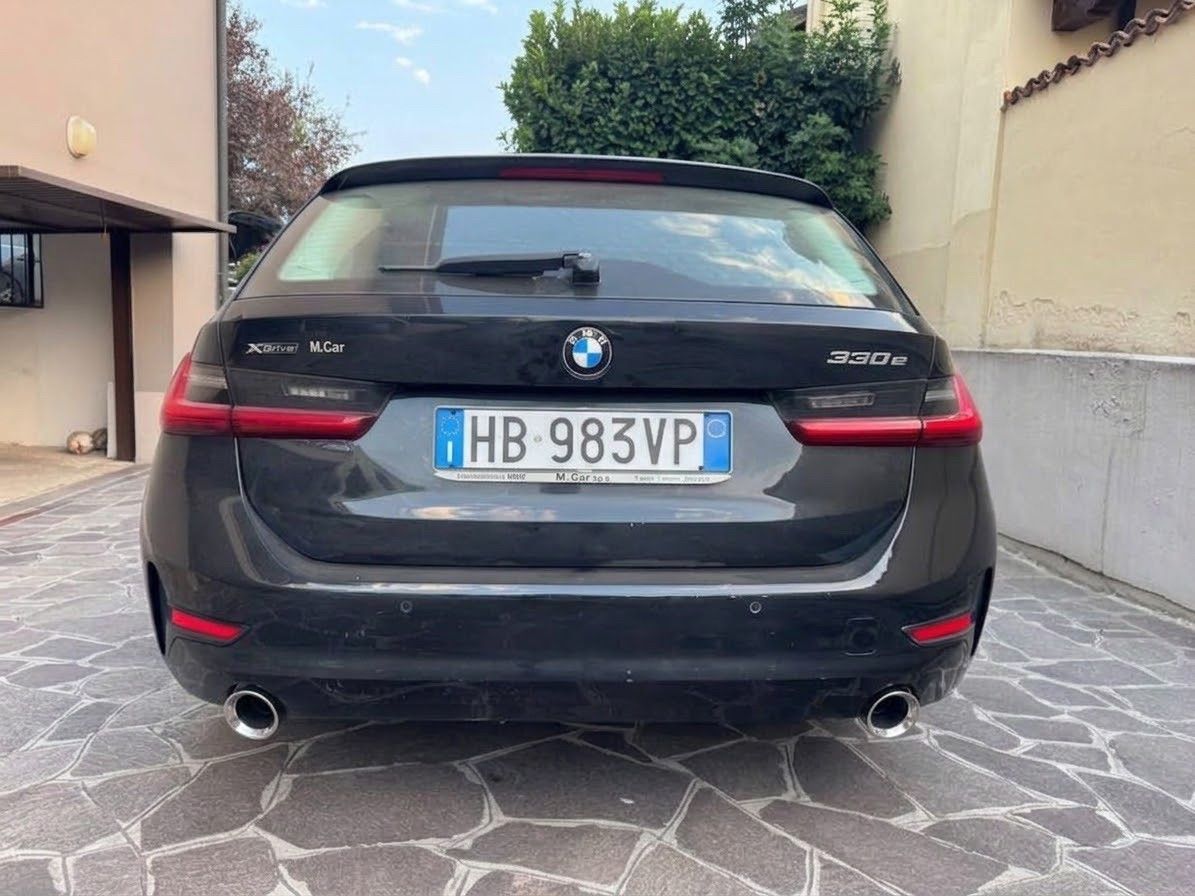 BMW Bmw 330 330e xDrive station wagon imagem 3