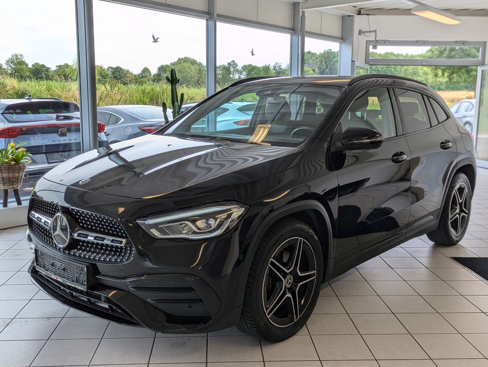 Fahrzeugabbildung Mercedes-Benz GLA 200 AMG LED Night Kamera Media-Display 18"