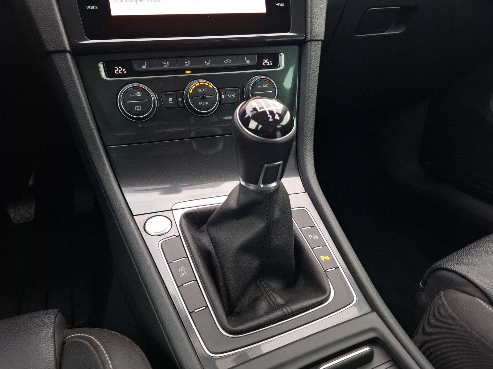 VW Golf VII 1.6 TDI Comfortline NAVI / LEDER / STAN - Image 14