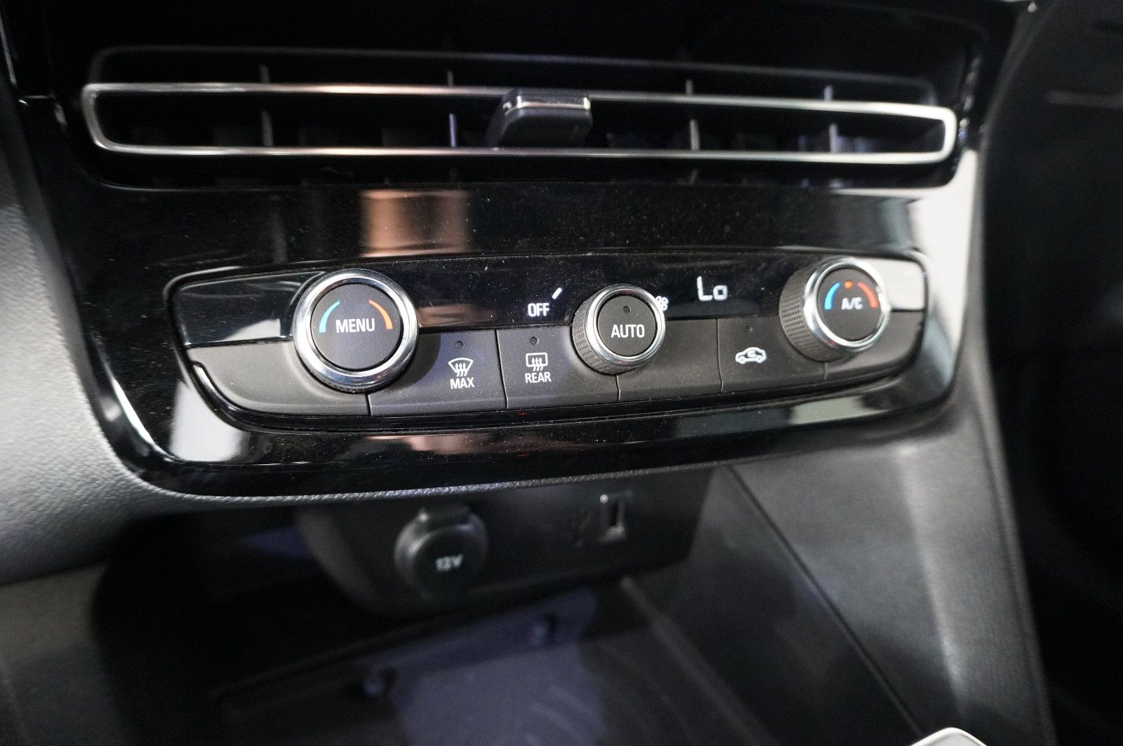 Fahrzeugabbildung Opel Mokka-e ULTIMATE 3-PHASIG NAVI/LED/KAMERA/DAB+