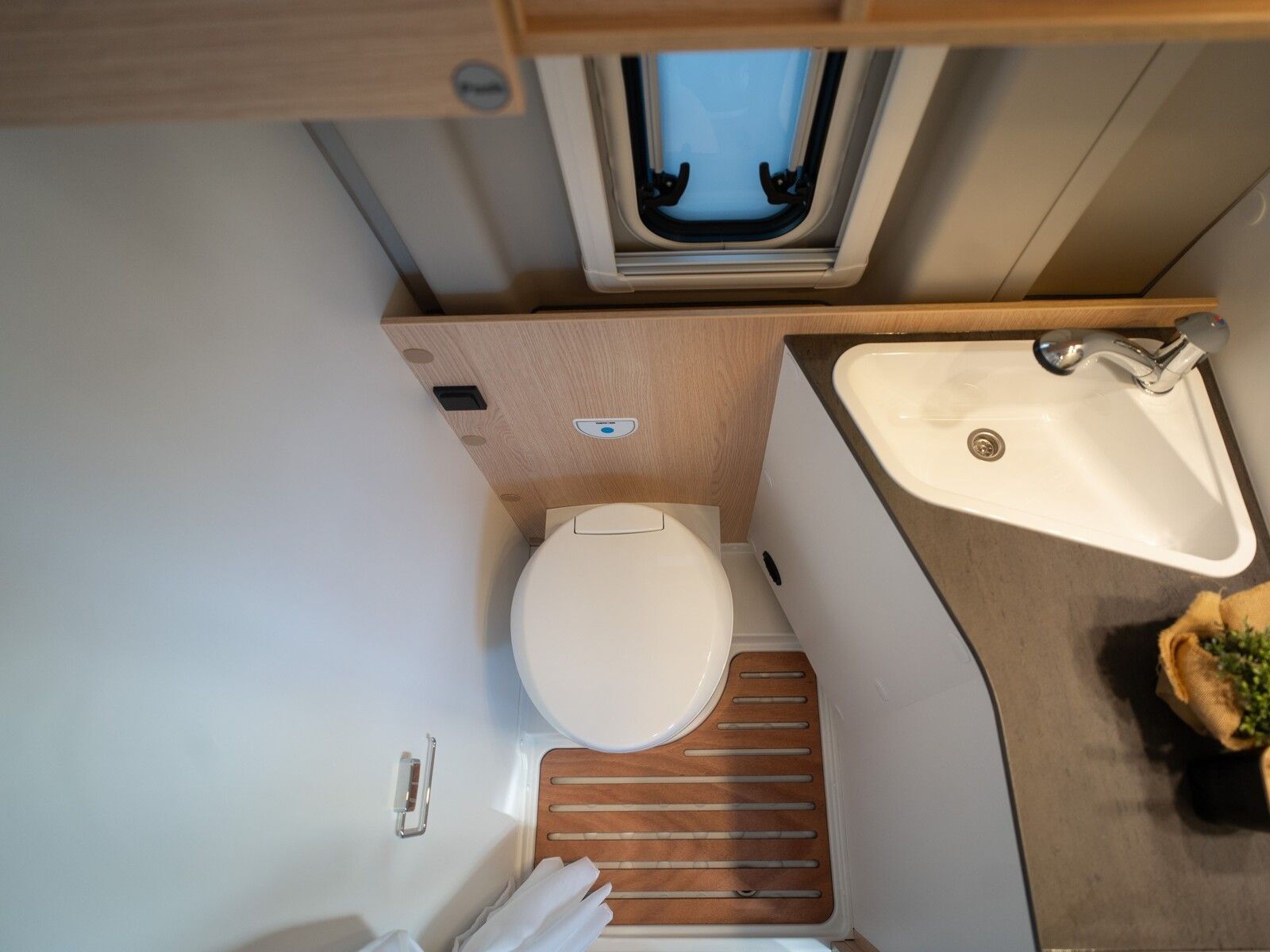 Fahrzeugabbildung Sunlight Adventure Cliff RT 600 Dieselheizung*Faltverdunk